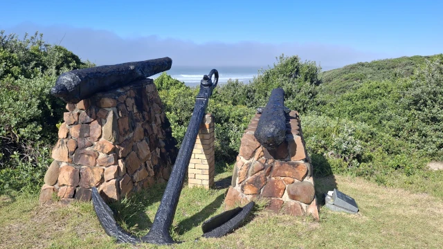 Ships cannons at the start of the Cannon trail at Cannon Rocks